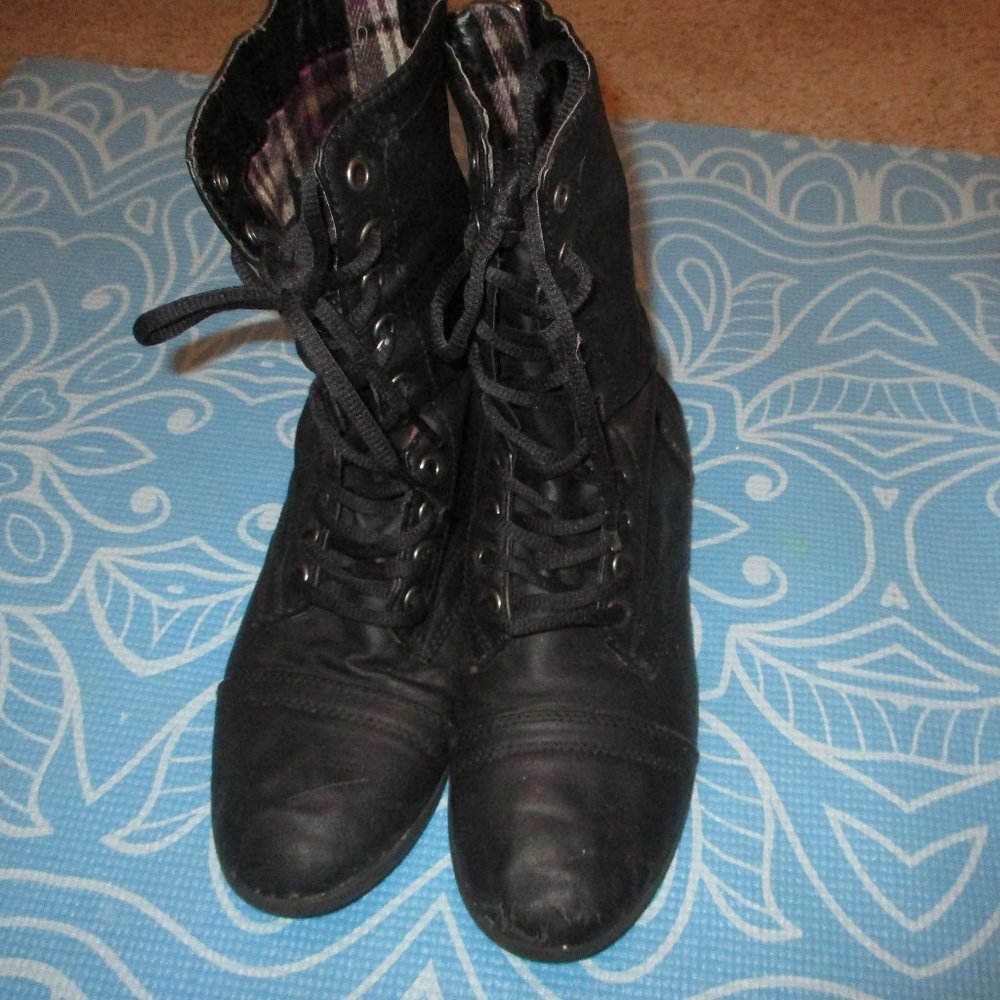 combat boots